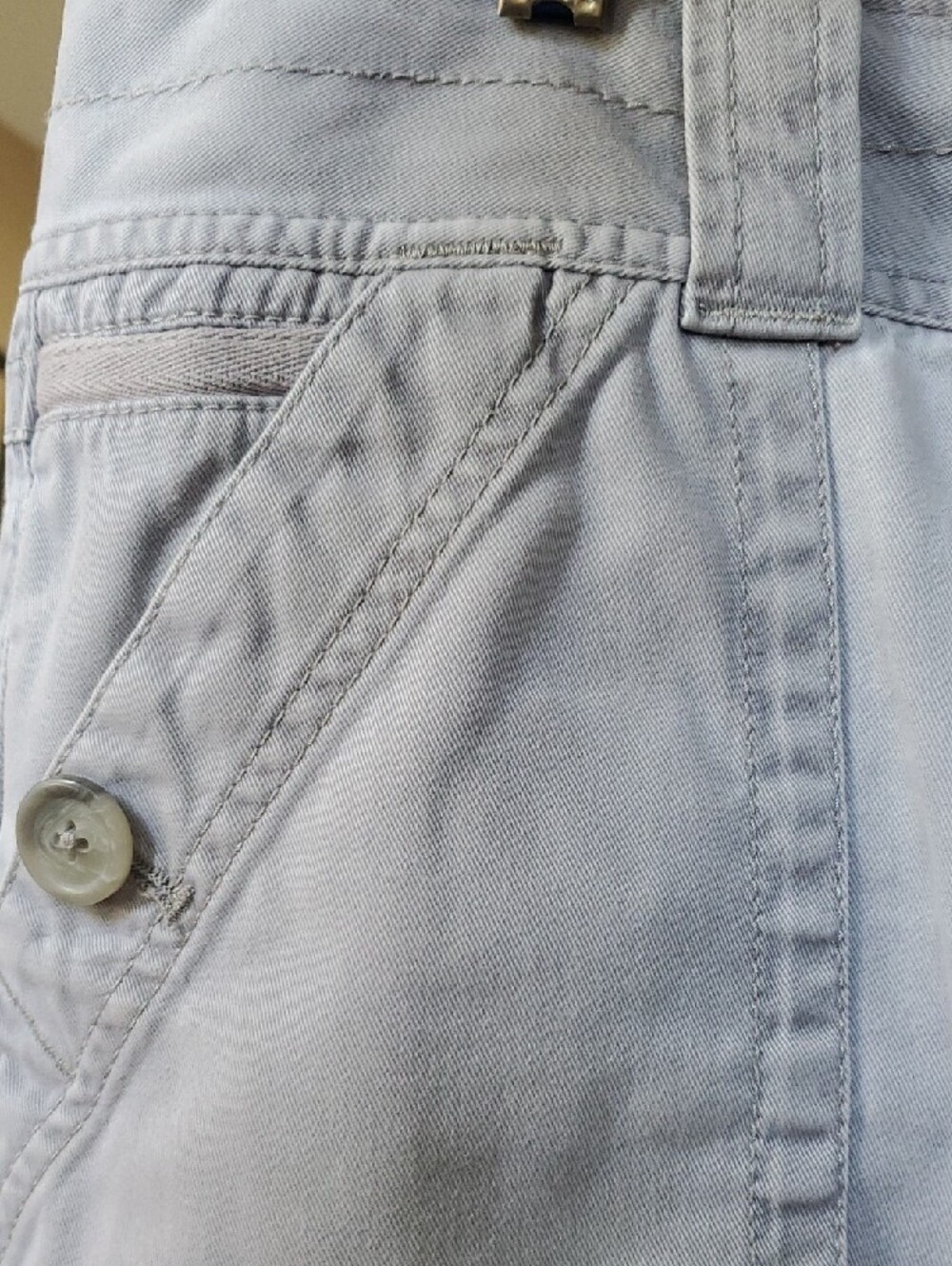 Eddie Bauer Light Gray Skirt with Olive Green Label and Yellow Stitching - Picture 7 of 11